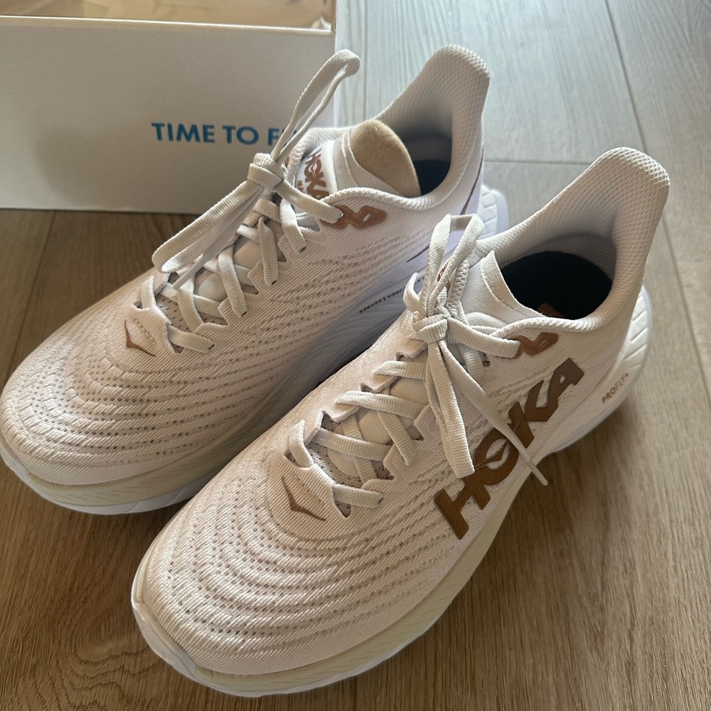 Hoka Mach 5